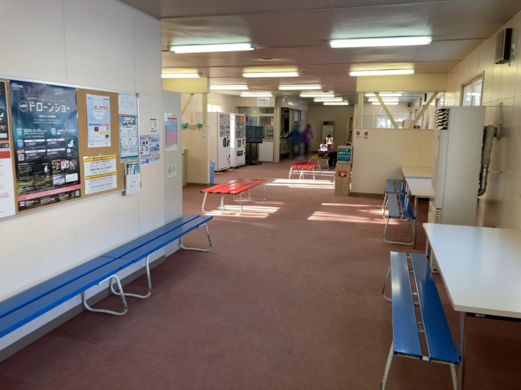 札幌藻岩山スキー場の休憩所の様子