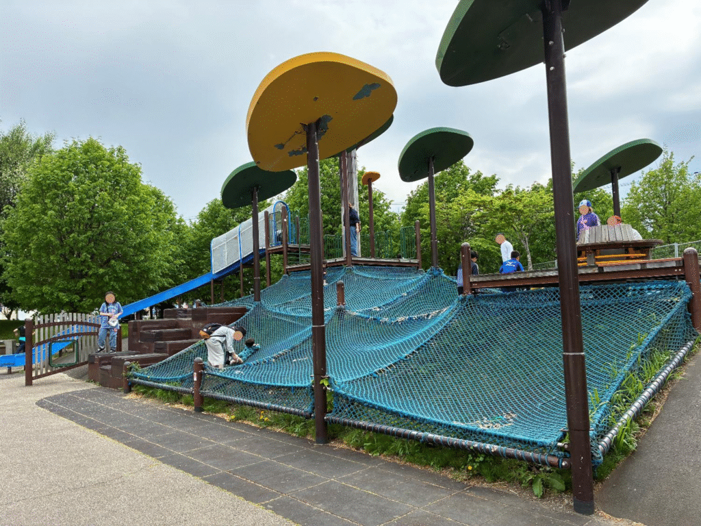 公園遊具の様子