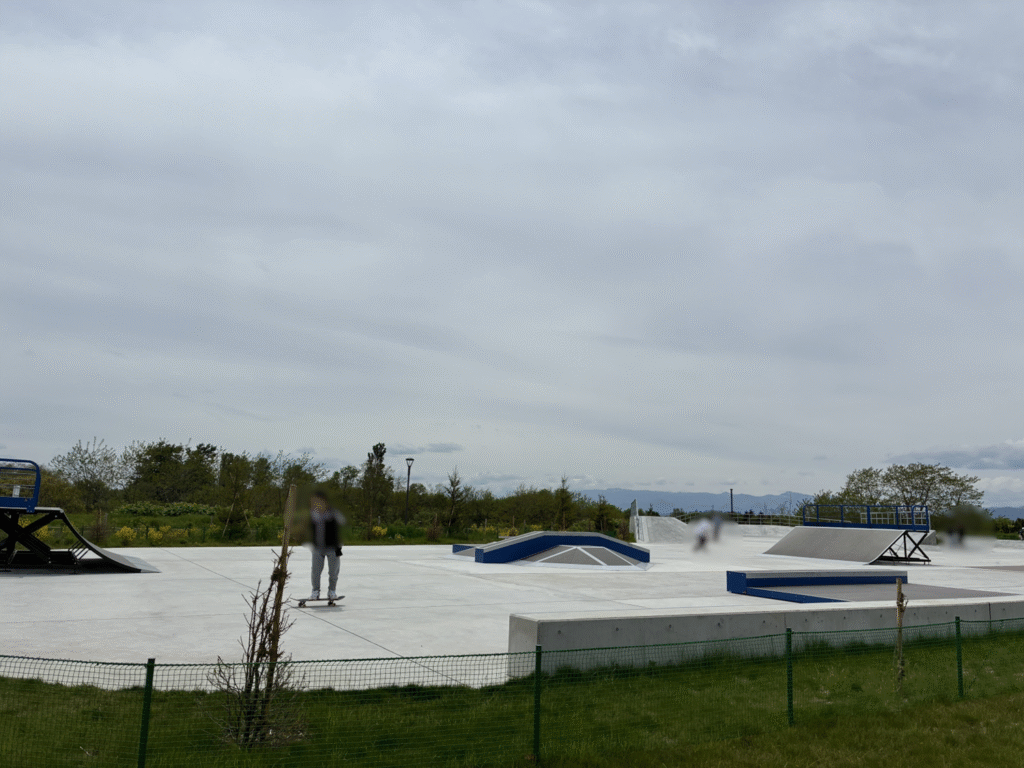 厚別山本公園のスケボースペース