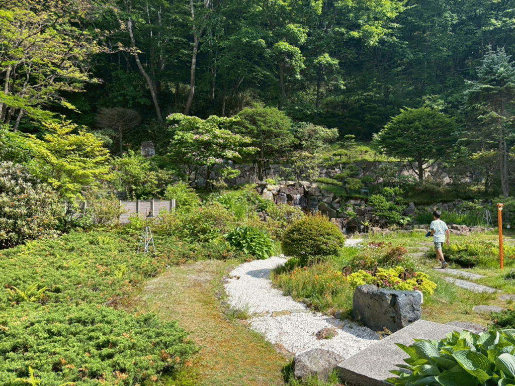 第一滝本館の庭園の様子