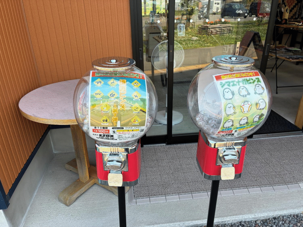 標識ピンバッチのガチャガチャ