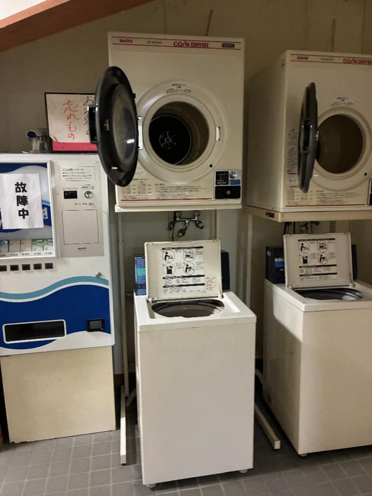 兜沼オートキャンプ場のコインランドリーの様子