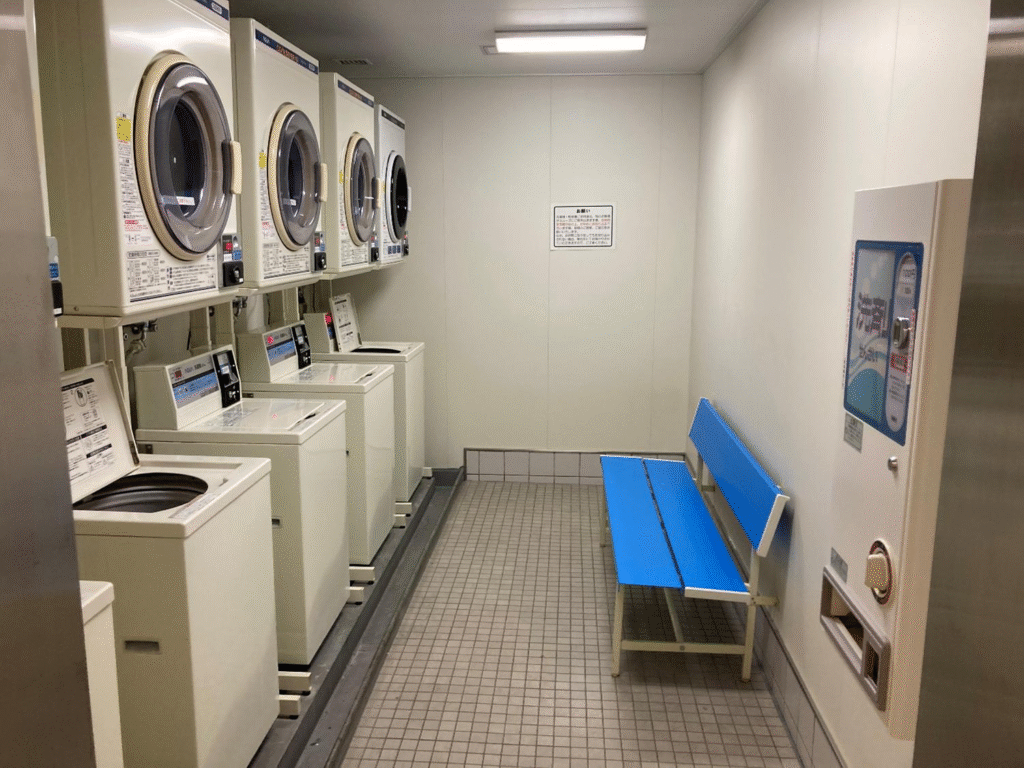 新日本海フェリーすずらんのコインランドリーの様子
