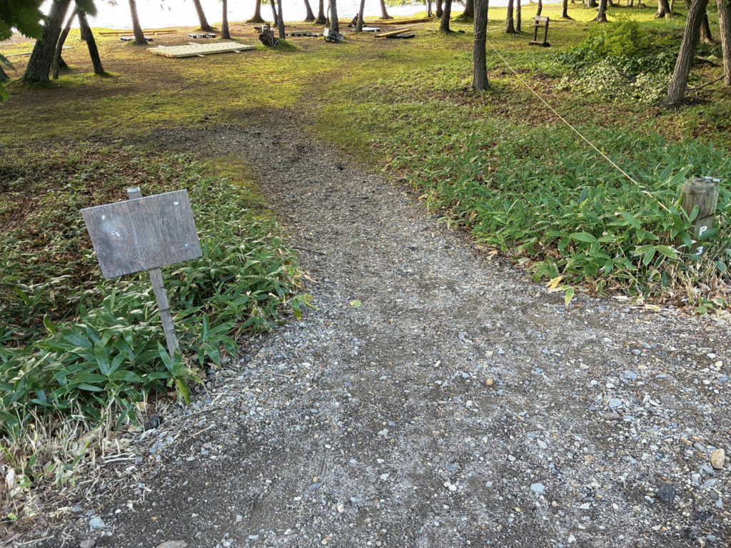砂湯キャンプ場の搬入口の様子