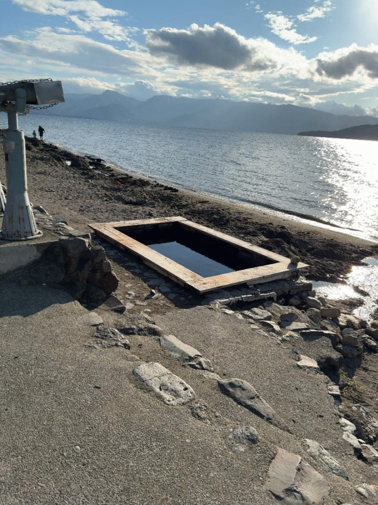 砂湯キャンプ場の足湯の様子