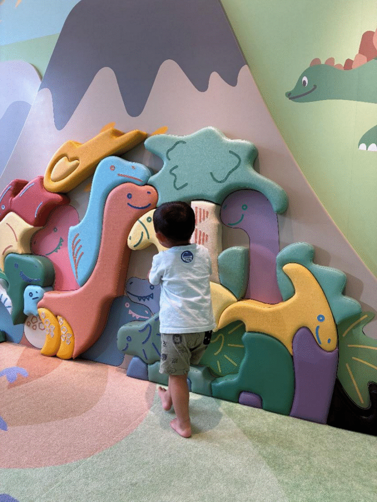 福井県立恐竜博物館のキッズルームの様子