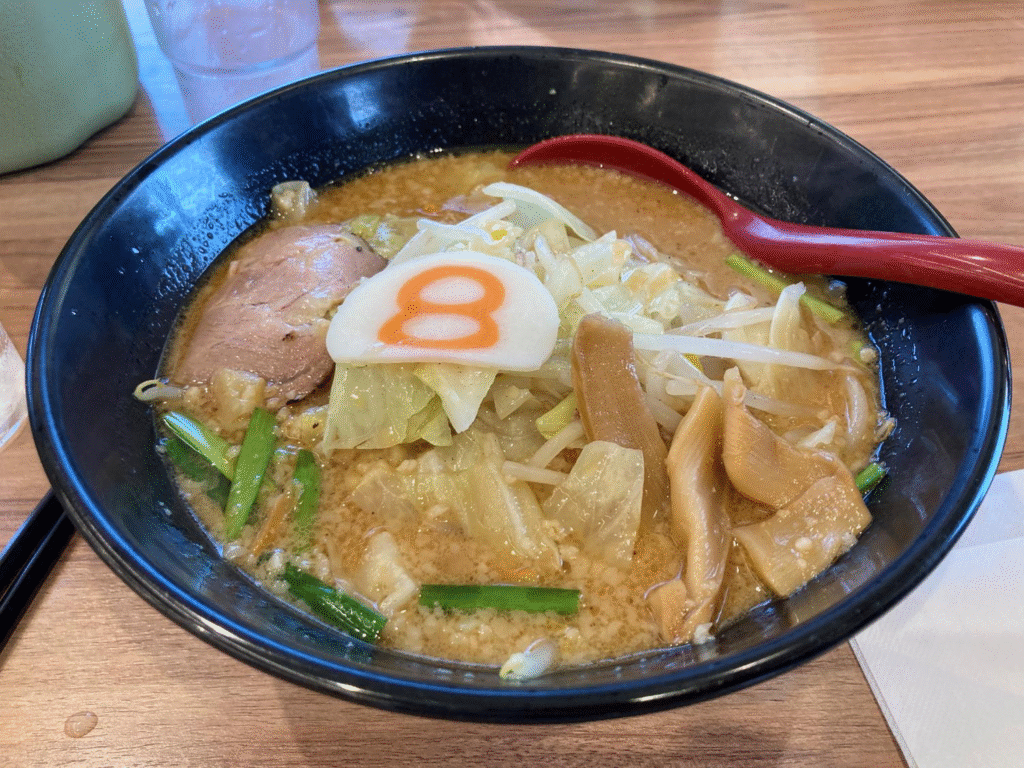 福井グルメの8番ラーメンの様子