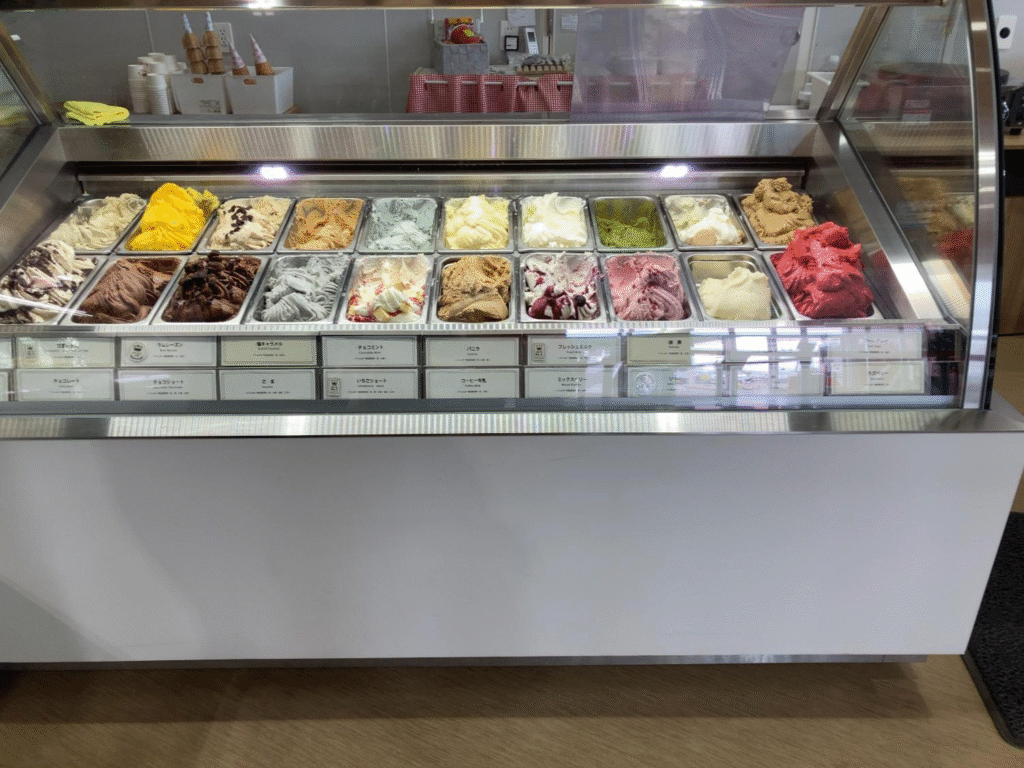あいすの家とエトセトラ長沼本店の様子