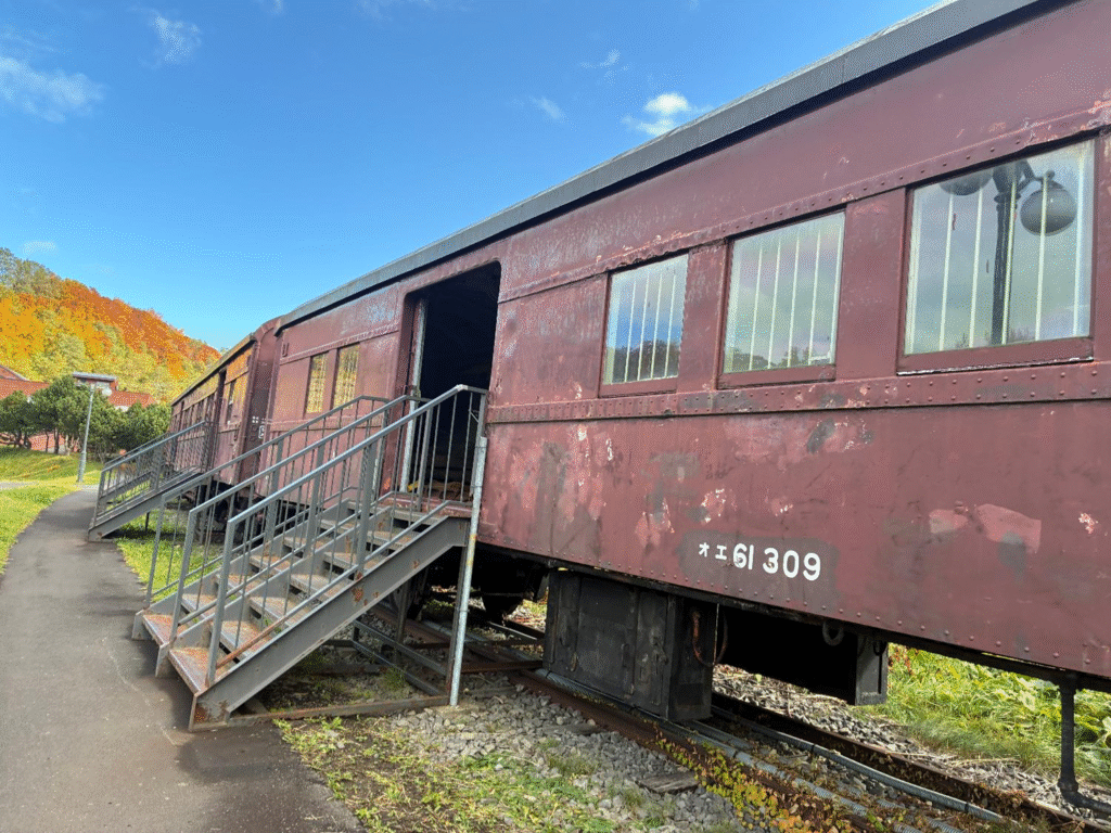 小樽市総合博物館本館の屋外展示の様子
