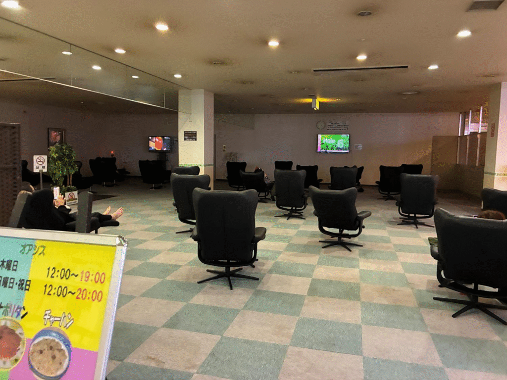 苫小牧なごみの湯の休憩所の様子