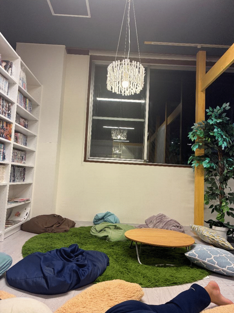 芦別温泉スターライトホテルのお風呂入り口近くの休憩所の様子