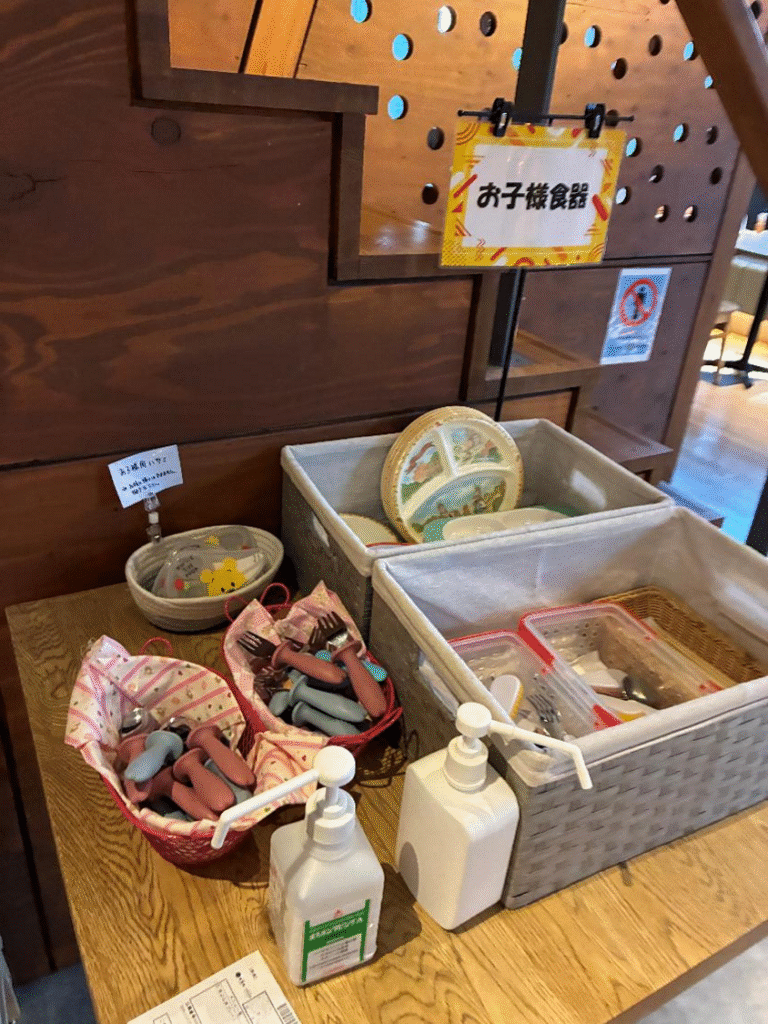 芦別温泉スターライトホテルのお子様食器の様子