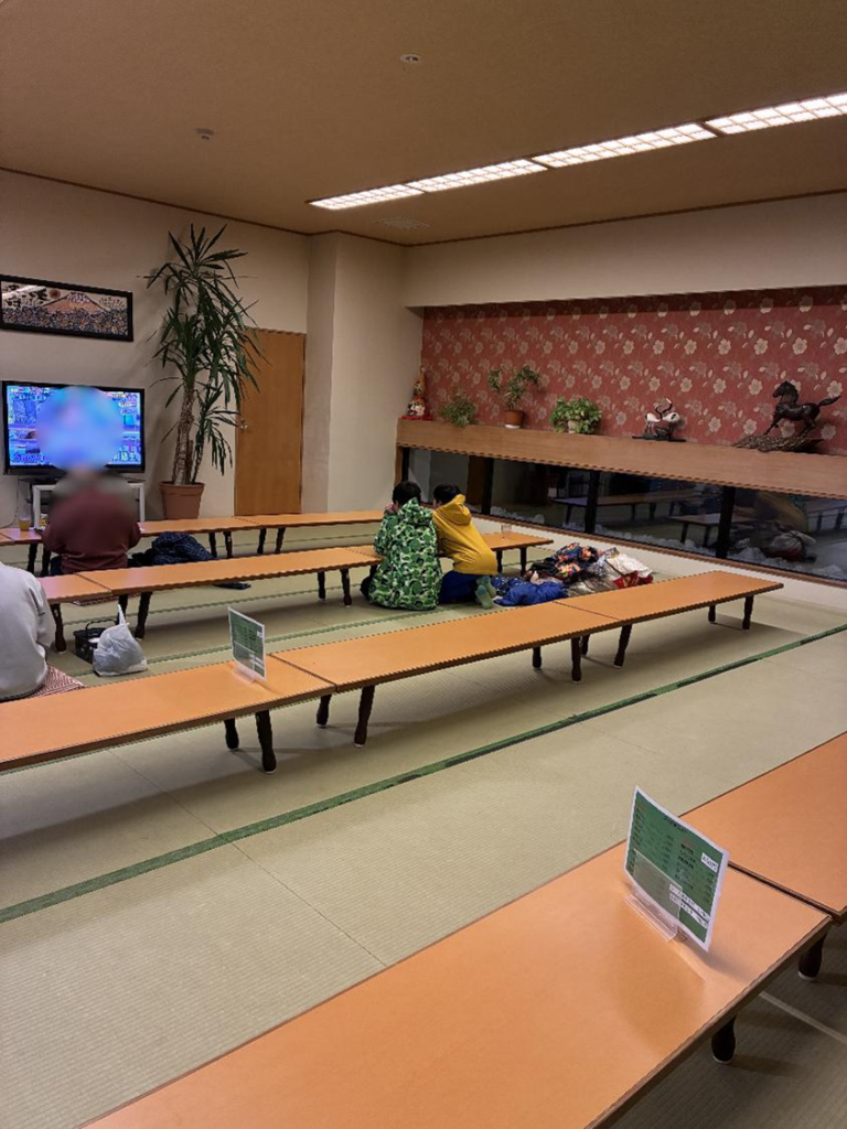 鶴亀温泉の休憩所の様子