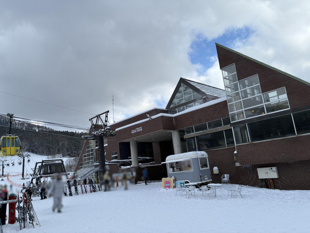星野リゾート トマム スキー場のリゾートセンターの外観