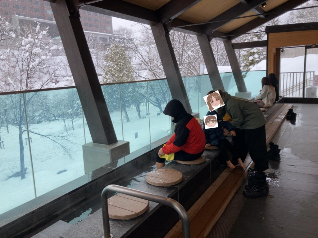 二見の足湯の中の様子