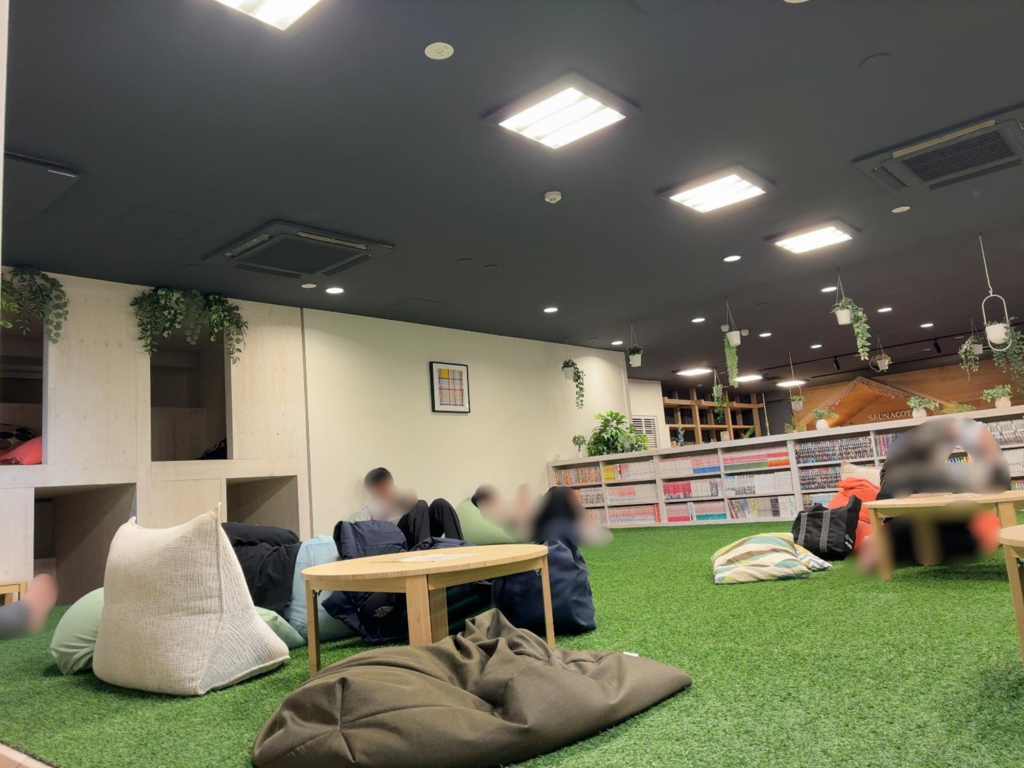 サウナコタンサッポロの休憩所の様子