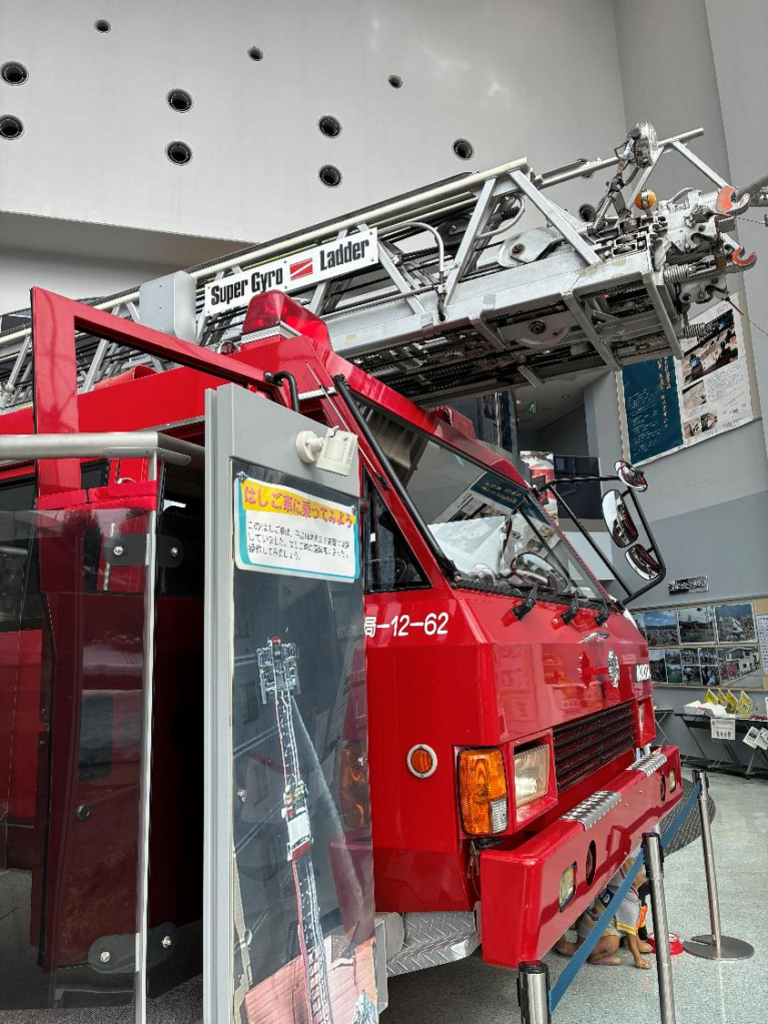 札幌市民防災センターのはしご車の様子
