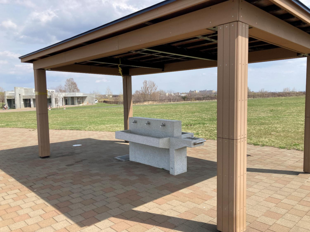 山口緑地の水飲み場の様子