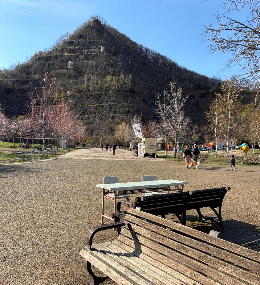 五天山公園の管理棟の前の様子