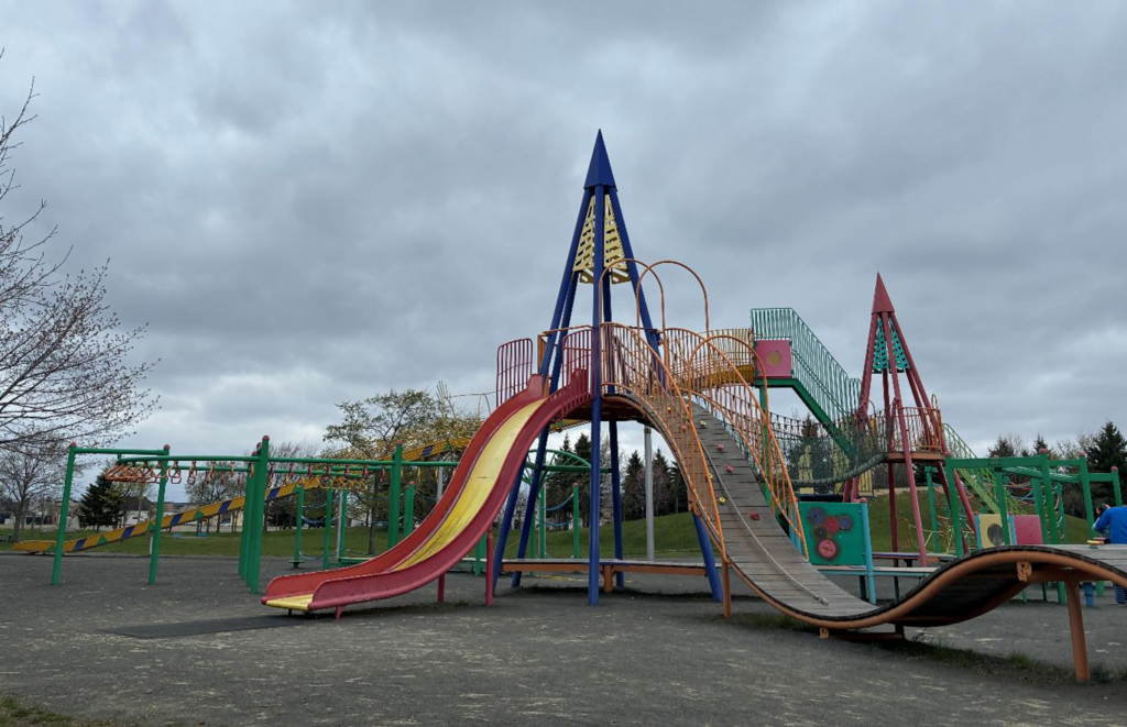 屯田公園の遊具の様子