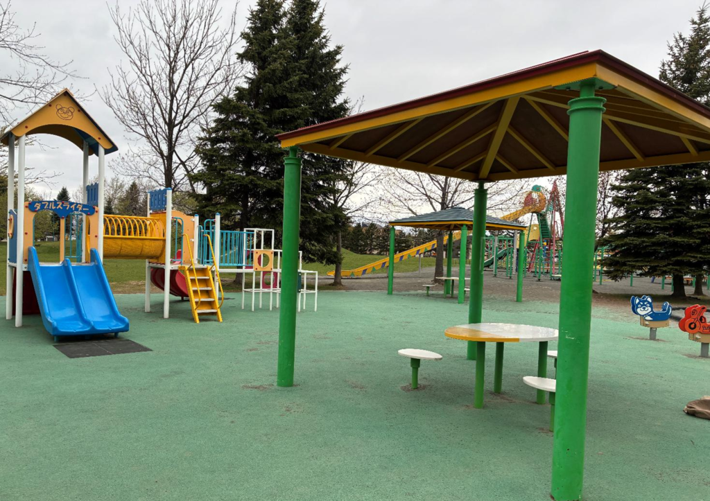 屯田公園の遊具の様子