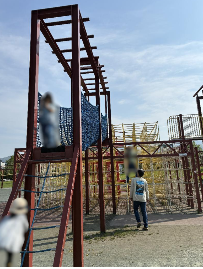 明日風公園の遊具の様子