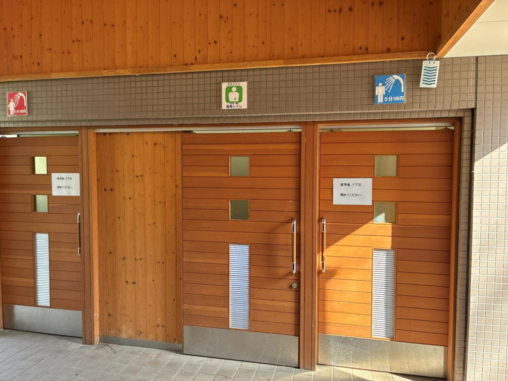 いわみざわ公園キャンプ場のシャワー室の様子