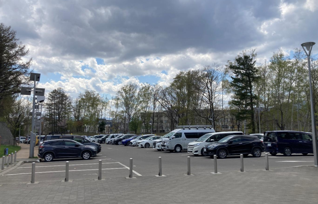 月寒公園の駐車場の様子