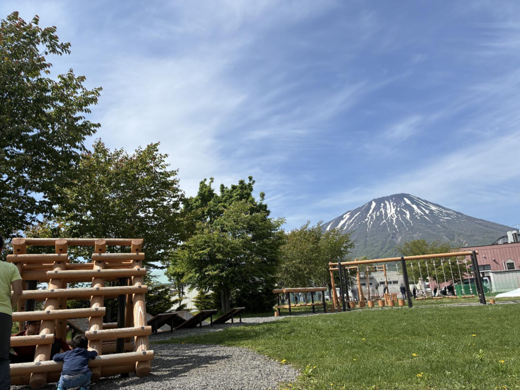 道の駅真狩フラワーセンターの屋外遊具の様子