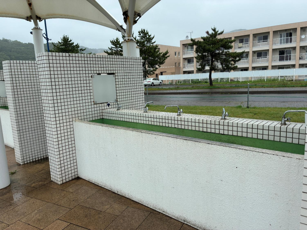 豊浦海浜公園キャンプ場の炊事場の様子